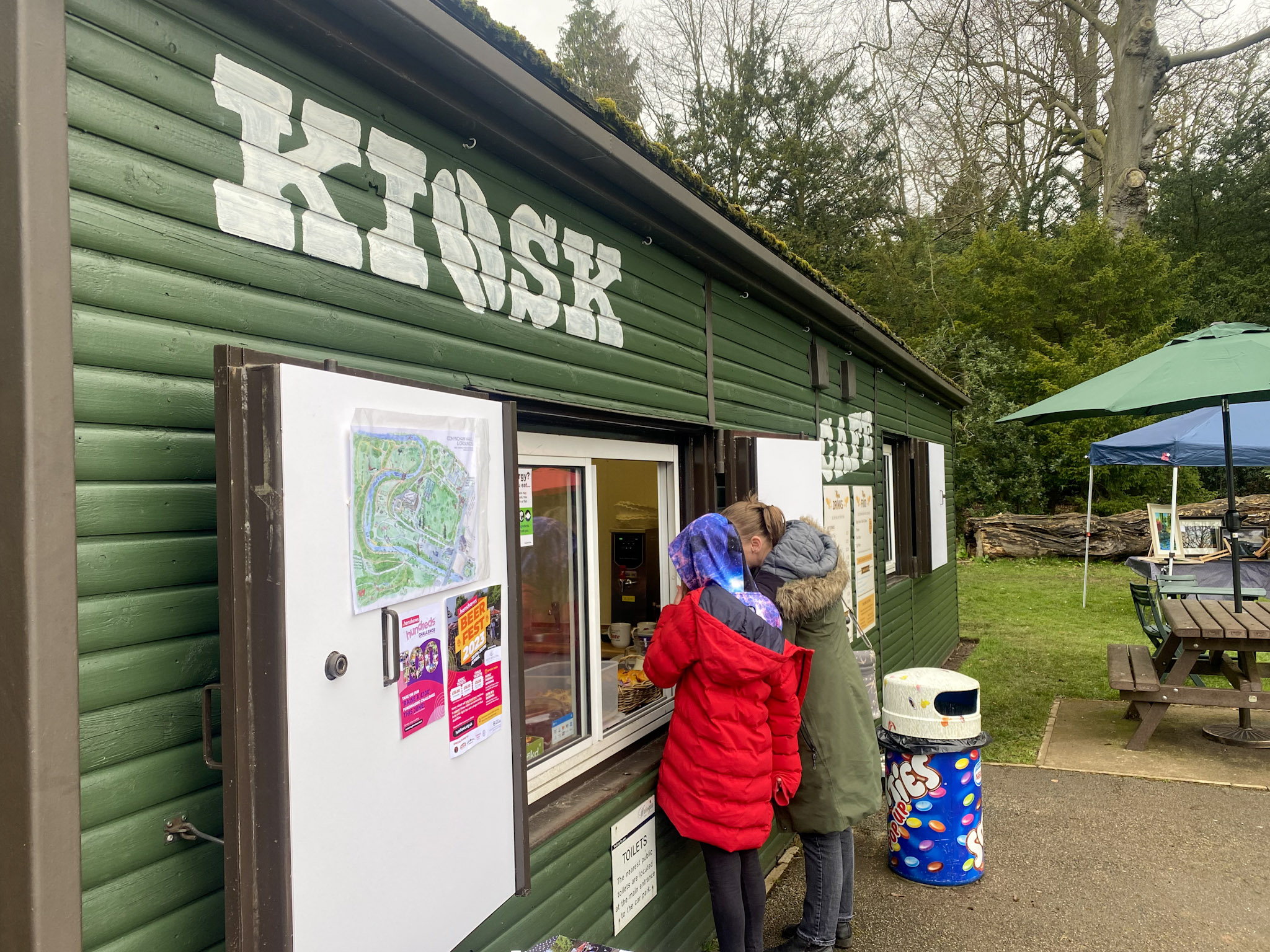 In July 2022, the Hub took on the games hut at Conyngham Hall, which is now under community management. We had a very busy summer holiday period, with pitch and putt, crazy golf and tennis proving really popular. The kiosk has refreshments available and is made possible by the support of our volunteers. We have renamed this the Kiosk @ Conyngham and plan to open it during school holidays (weather permitting), so if you have some time to volunteer, please get in touch!
